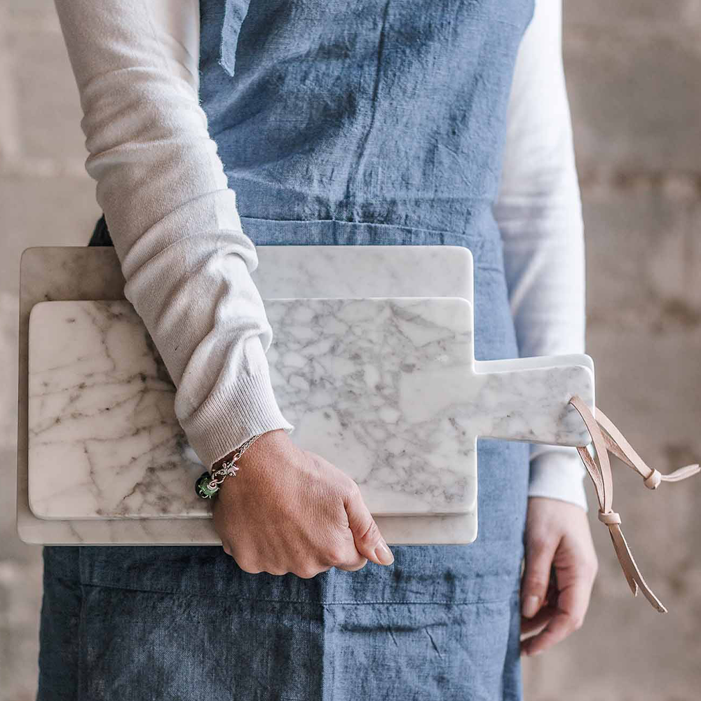 Sbam Design Tagliere in marmo bianco di carrara e cuoio Spedizione Gratuita