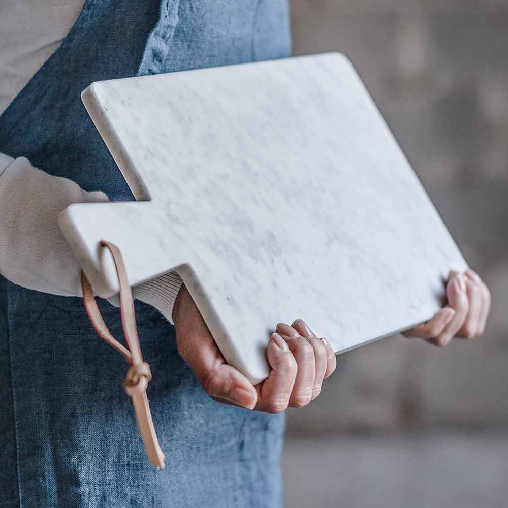 Sbam Design Tagliere in marmo bianco di carrara e cuoio Spedizione Gratuita